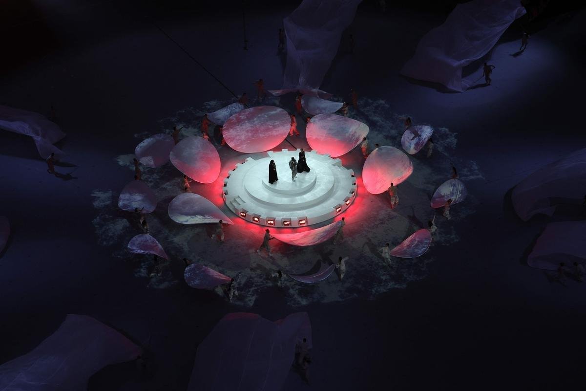 Fotos da cerimnia de encerramento da Copa do Mundo de 2022, no Catar, no Estdio Icnico de Lusail, antes do duelo entre Argentina e Frana