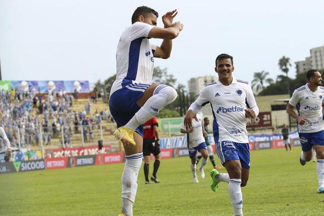 Fotos do jogo entre Caldense x Cruzeiro, no estádio Ronaldão, em Poços de Caldas, pela 7ª rodada do Campeonato Mineiro