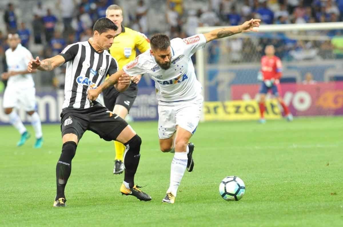 Imagens da torcida e da partida entre Cruzeiro e Santos, no Mineiro