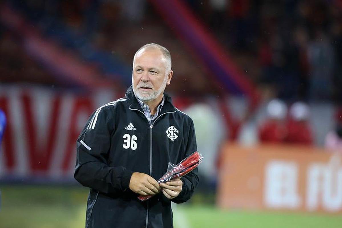 Atualmente no Internacional, Mano Menezes j conquistou dez ttulos: Srie B (2005 e 2008), Gacho (2006 e 2007) Paulista (2009), Copa do Brasil (2009, 2017 e 2018), Mineiro (2018 e 2019)