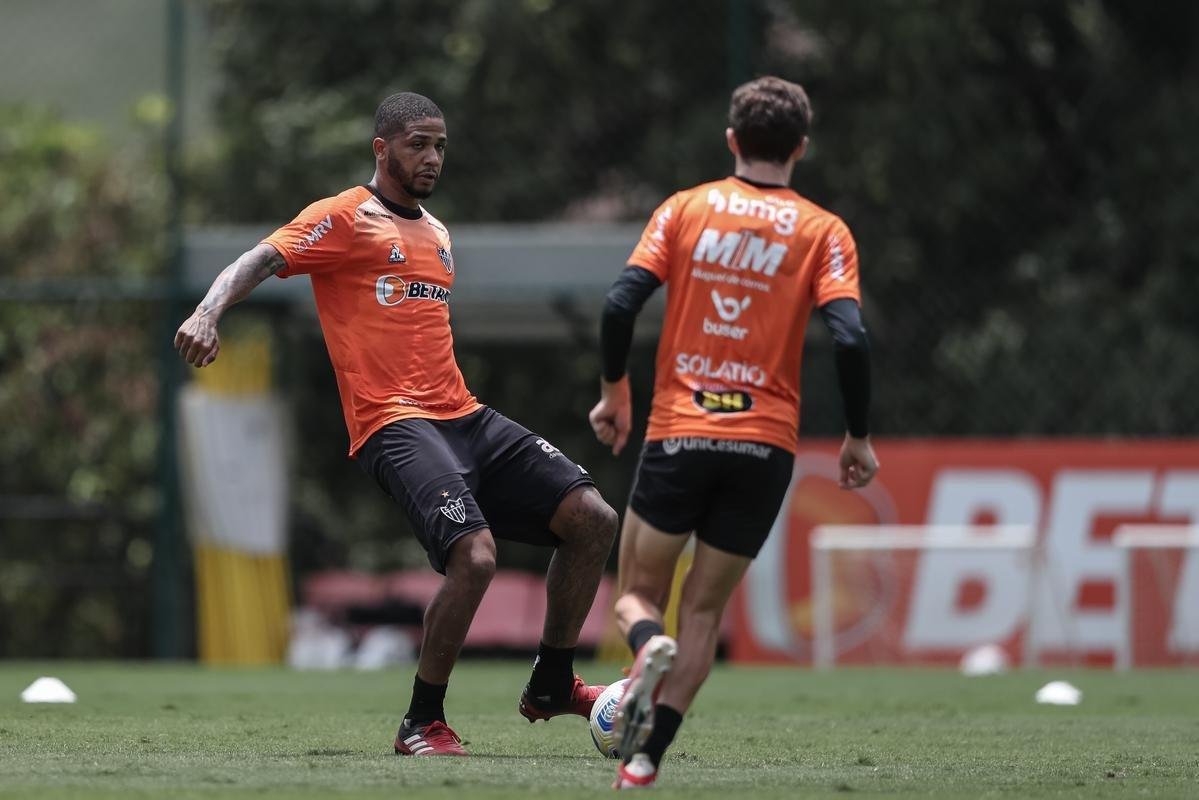 Elenco atleticano encerrou a preparao para enfrentar o Atltico-GO fora de casa 