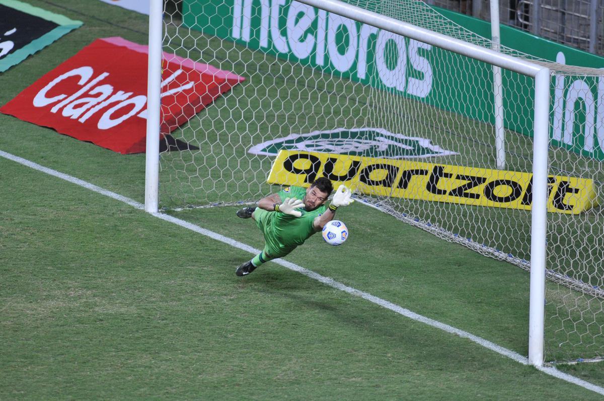 Amrica derrotou Ferrovirio por 3 a 2, nos pnaltis, aps 1 a 1 no tempo normal, e avanou  terceira fase da Copa do Brasil. Goleiro Matheus Cavichioli, com duas defesas nas penalidades, foi o grande heri do Coelho no Independncia, em Belo Horizonte.