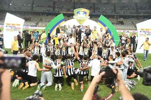 Imagens da deciso entre Cruzeiro e Atltico no Mineiro