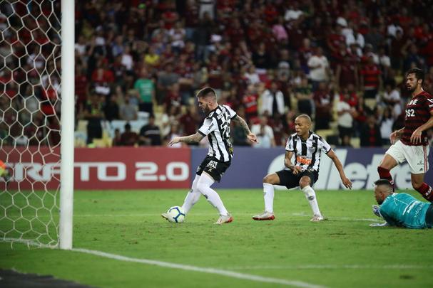 Equipes se enfrentaram nesta quinta-feira, no Rio de Janeiro, pela 24ª rodada do Brasileiro