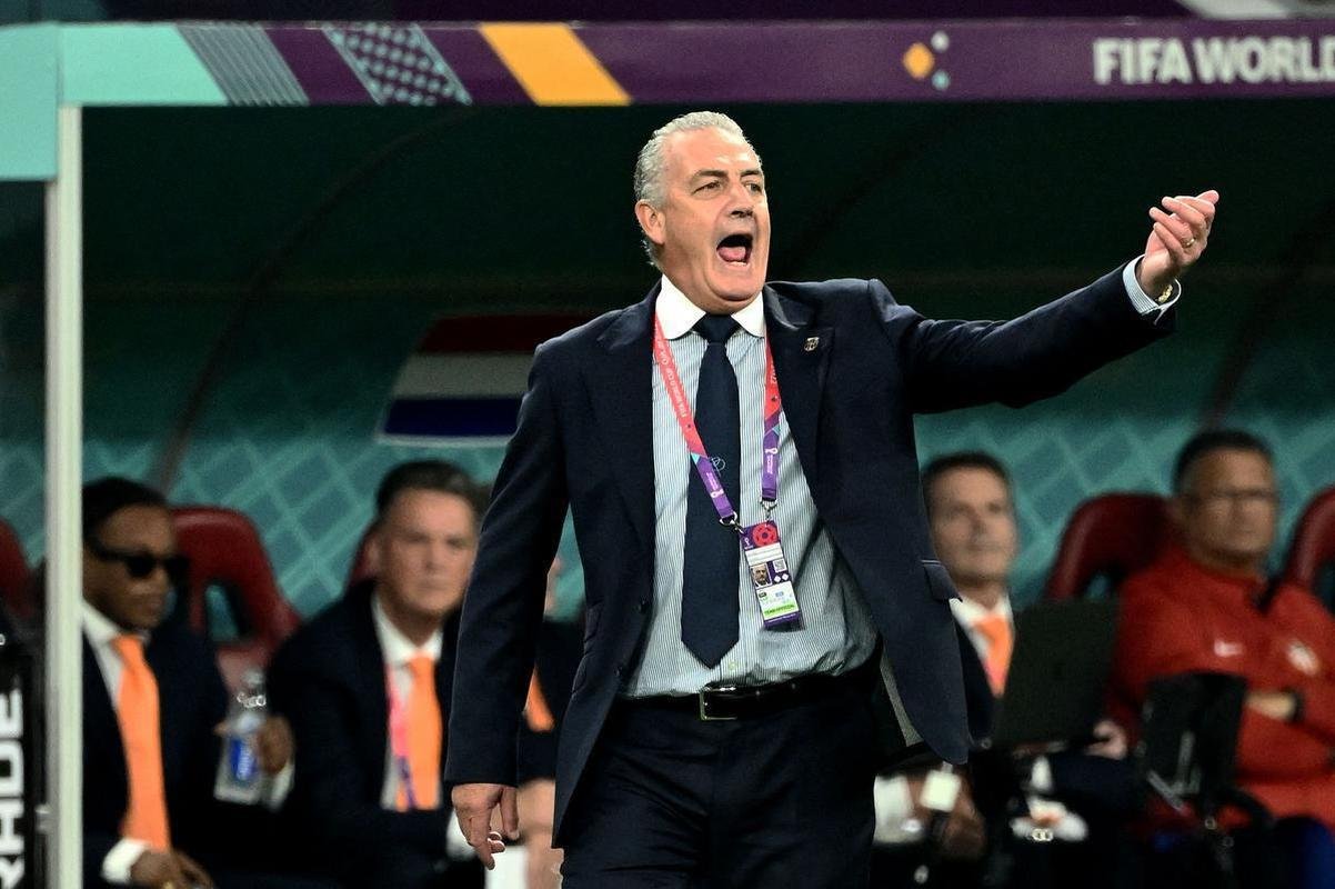  Gustavo Alfaro, que est livre no mercado desde janeiro de 2023