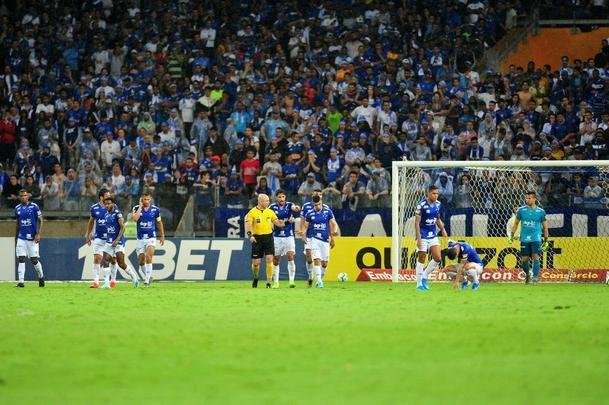 Fotos do duelo entre Cruzeiro e CSA, no Mineiro, pela 35 rodada do Brasileiro