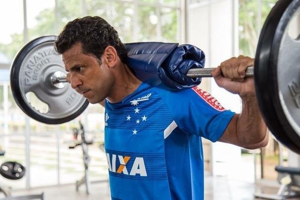 Fotos de divulgao do Cruzeiro das atividades realizadas na reapresentao