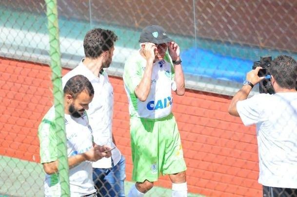 Técnico Givanildo Oliveira foi apresentado no CT Lanna Drumond pelo presidente Marcus Salum e comandou seu primeiro treino visando ao jogo de quinta-feira, contra o Internacional, em Porto Alegre