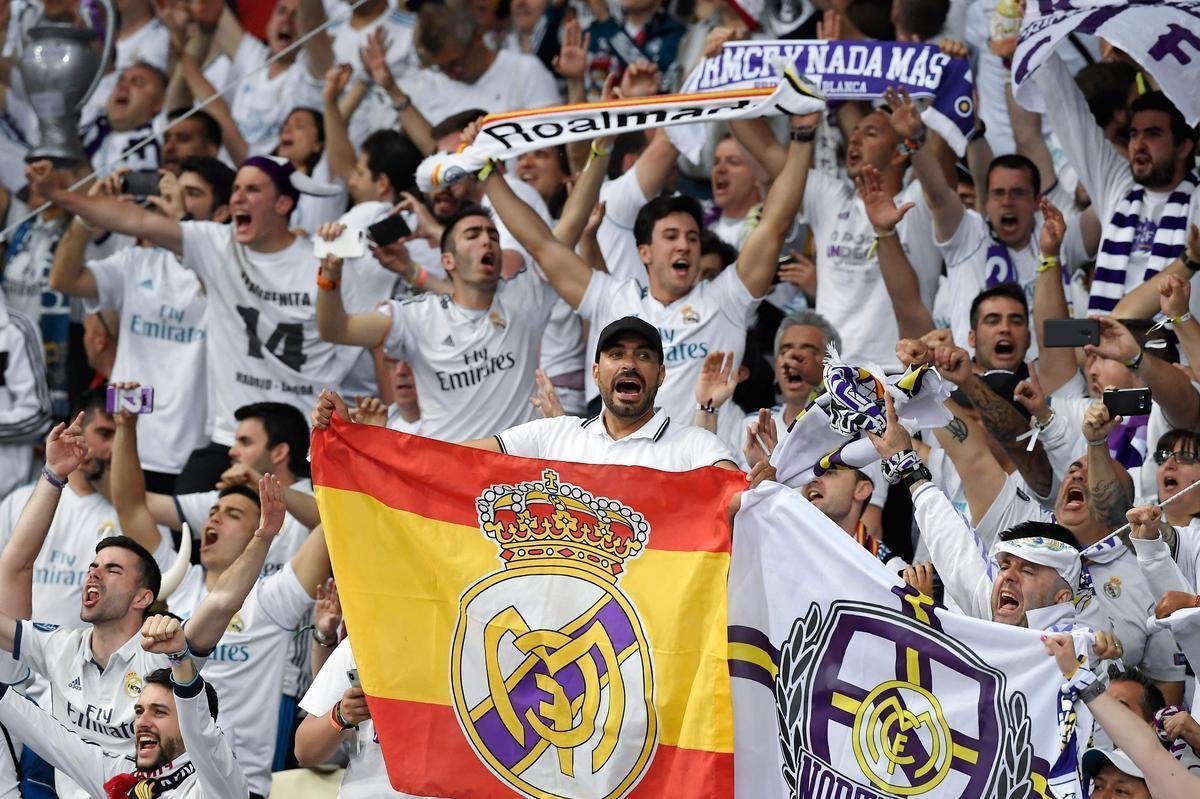 Torcidas de Real Madrid e Liverpool encheram o estdio Olmpico, de Kiev, na final da Champions