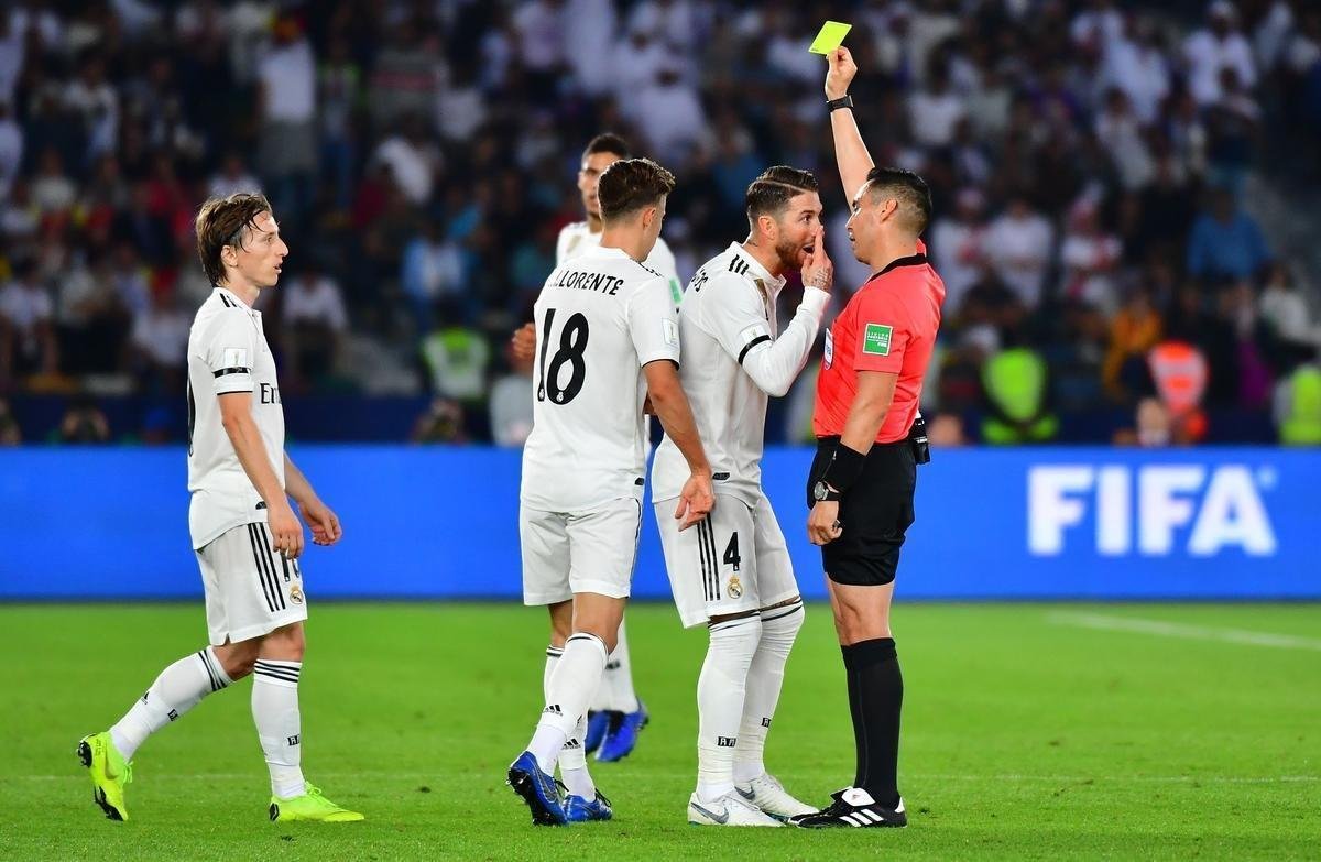 Com gols de Modric, Sergio Ramos, Llorente e Yahia (contra), Real Madrid derrotou o Al Ain por 4 a 1 e fez histria ao conquistar seu terceiro ttulo consecutivo do Mundial de Clubes