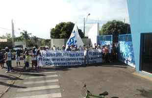 Imagens da torcida do Cruzeiro na Toca da Raposa