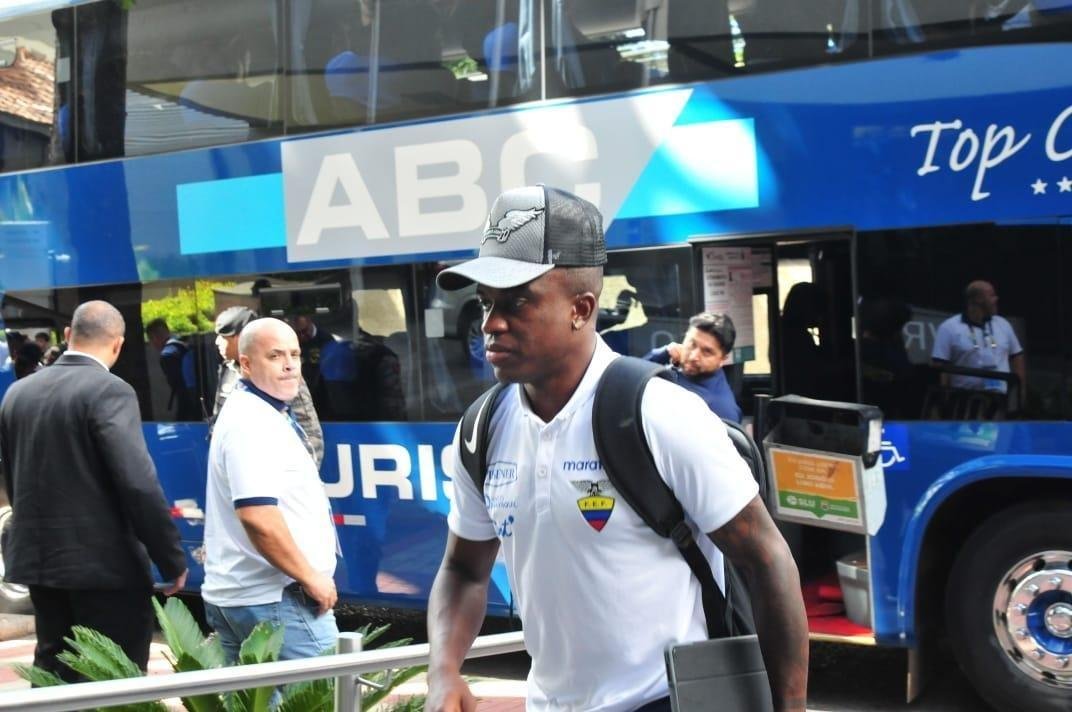 Delegao do Equador desembarcou nesta tera-feira em Belo Horizonte, onde estrear na Copa Amrica