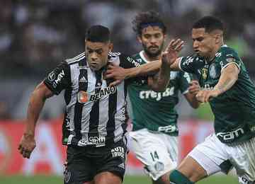 Ex-jogador e comentarista, Souza reprovou a postura do Atlético no segundo tempo contra o Palmeiras, nessa quarta-feira (3), pela Copa Libertadores