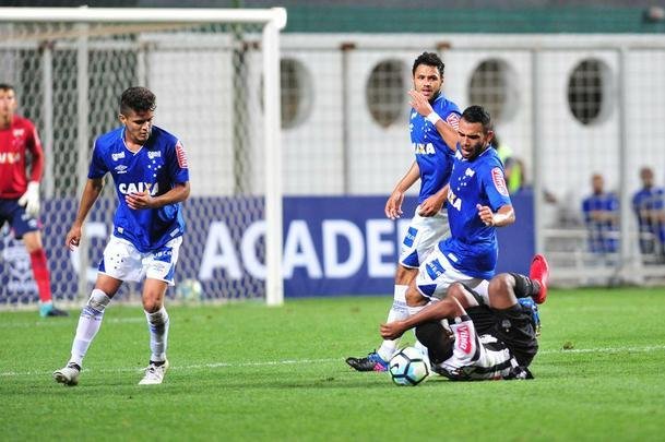 Aps por 2 a 2 no tempo normal, Cruzeiro derrotou Atltico por 4 a 2 nas penalidades e se sagrou campeo de torneio indito. Em 2018, clube celeste disputar a Copa Libertadores da categoria