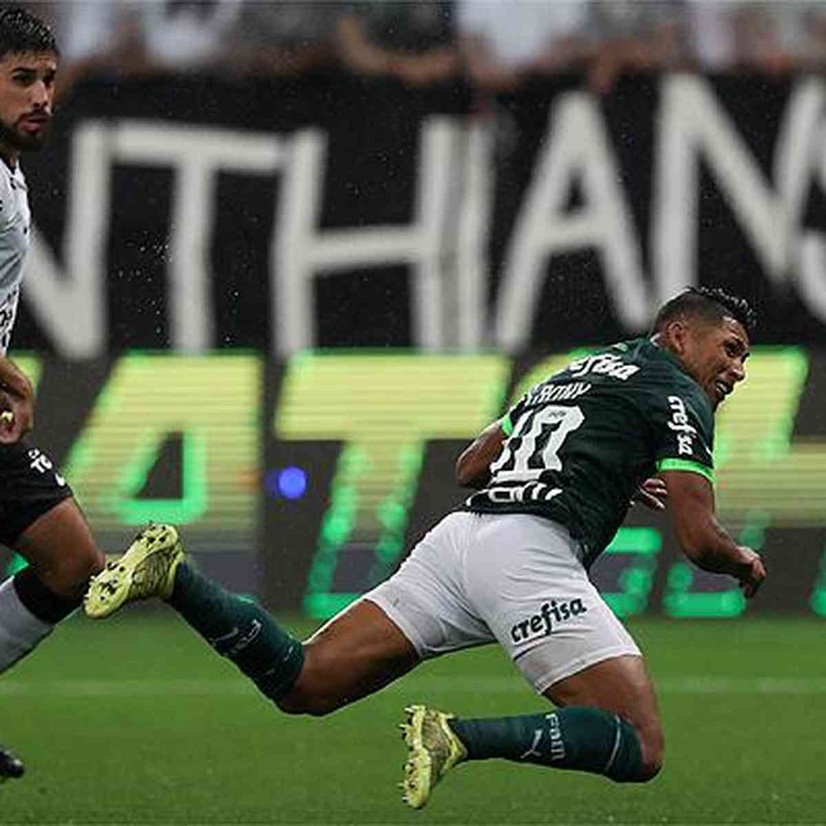 Dono de chute mais forte do FIFA 16 é o ex-corinthiano Ronny