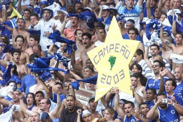Torcida do Cruzeiro lotou Mineiro em 30 de novembro de 2003 para assistir ao duelo com o Paysandu, pela 44 rodada do Campeonato Brasileiro, que confirmaria o ttulo brasileiro e a Trplice Coroa. O pblico foi de 73.141 pagantes e gerou uma renda de R$ 827.201,00. O nmero de presentes no foi divulgado. O time celeste no decepcionou, venceu por 2 a 1, com gols de Zinho e Mota, e deu incio  festa em Belo Horizonte.