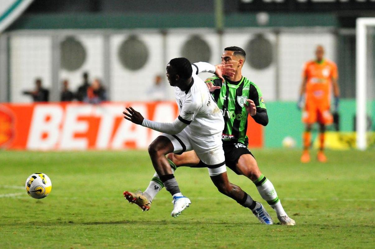 Fotos do jogo entre Amrica e Botafogo, no Independncia, em Belo Horizonte, pela stima rodada do Campeonato Brasileiro