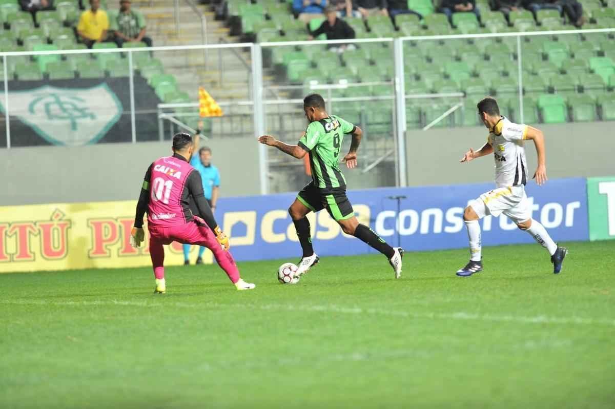 Imagens da partida entre Amrica e Cricima, no Independncia, pela Srie B do Brasileiro