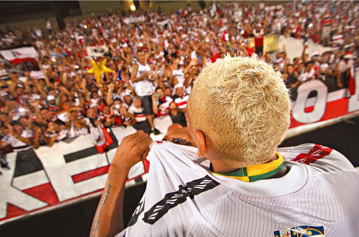 2013 - Santa Cruz 2 x 1 Sampaio Corrêa / Brasileiro Série C - Com gol do herói Flávio Caça-Rato, que já havia garantido o acesso para a Série B, o Santa Cruz derrotou o Sampaio Corrêa e levantou a taça do Brasileiro da Série C em 2013.