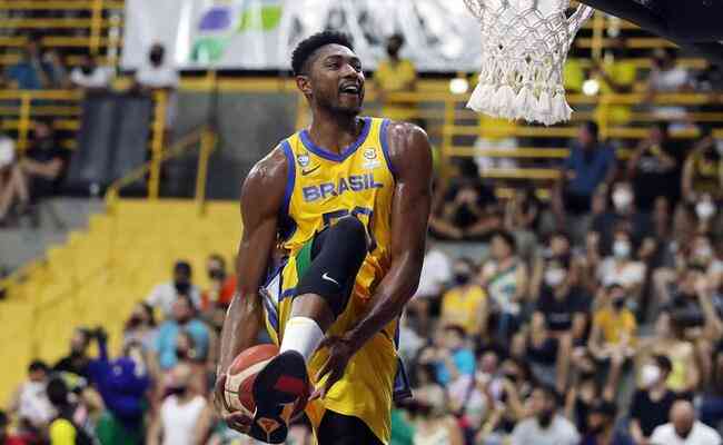 Bruno Caboclo assume protagonismo no Mundial de Basquete 2023