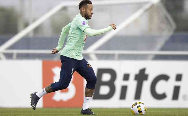 Neymar durante treino da Seleo Brasileira em Le Havre, na Frana