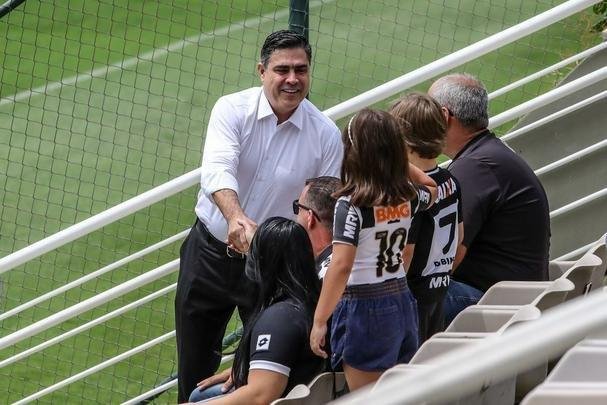 Com Sette Câmara em campo, Atlético se prepara para jogo contra o São Paulo