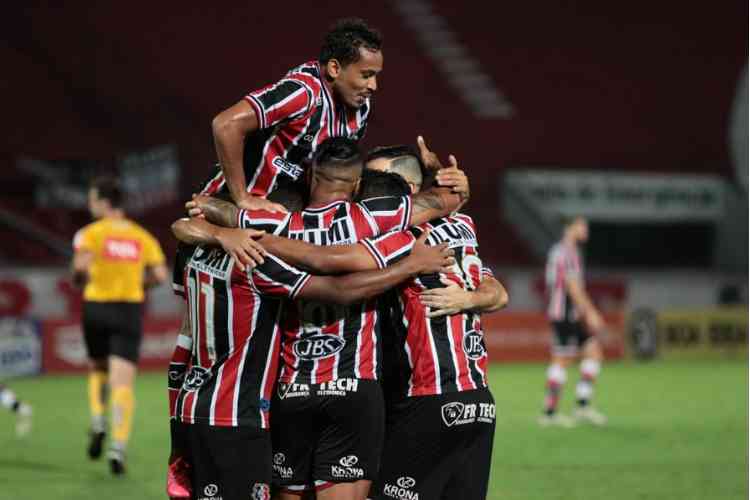 Confrontos entre Corinthians e Santa Cruz