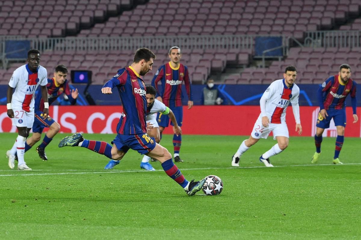 Fotos do duelo entre Barcelona e Paris Saint-Germain, no Camp Nou, em Barcelona, pela ida das oitavas de final da Liga dos Campees da Europa