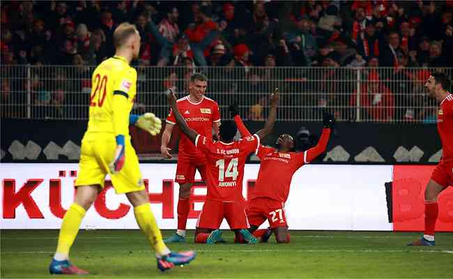 Taiwo Awoniyi fez o gol da vitória sobre o Colônia, em duelo direto por posição na Bundesliga