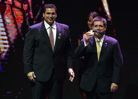 Cerimônia em Luque, no Paraguai, foi marcada por homenagens à Chapecoense, que ganhou taça com Atlético Nacional, e aos 30 anos do segundo título mundial da Seleção Argentina