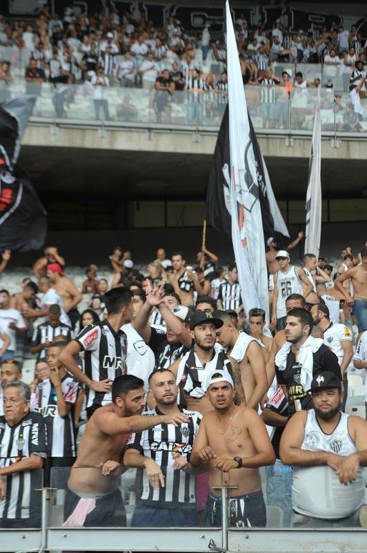 Fotos da torcida do Atltico na primeira final do Mineiro, contra o Cruzeiro, no Mineiro