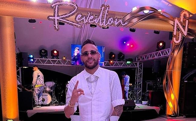 Neymar festejou a chegada de 2022