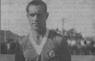17/11/1929 - Palestra Itlia 5 x 2 Atltico - Barro Preto (Belo Horizonte) - Campeonato da Cidade. Na foto, Nino, que marcou dois gols na partida.