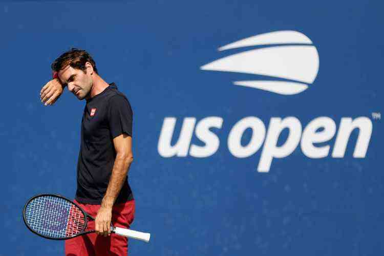 Federer, novo número 1 mundial, é campeão em Roterdã