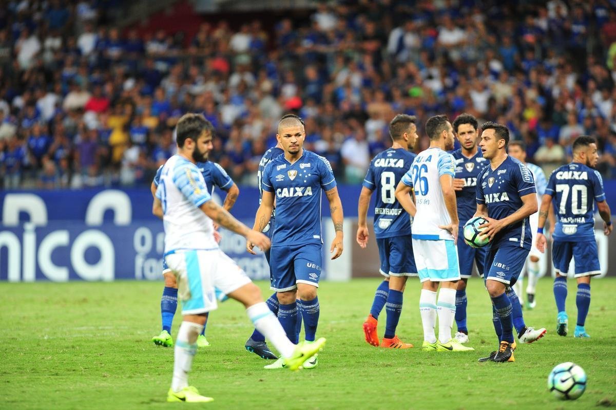 Fotos de Cruzeiro 2x2 Ava, no Mineiro, pela 35 rodada do Campeonato Brasileiro