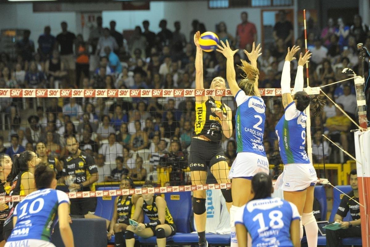 Minas x Praia: veja fotos da primeira partida da final