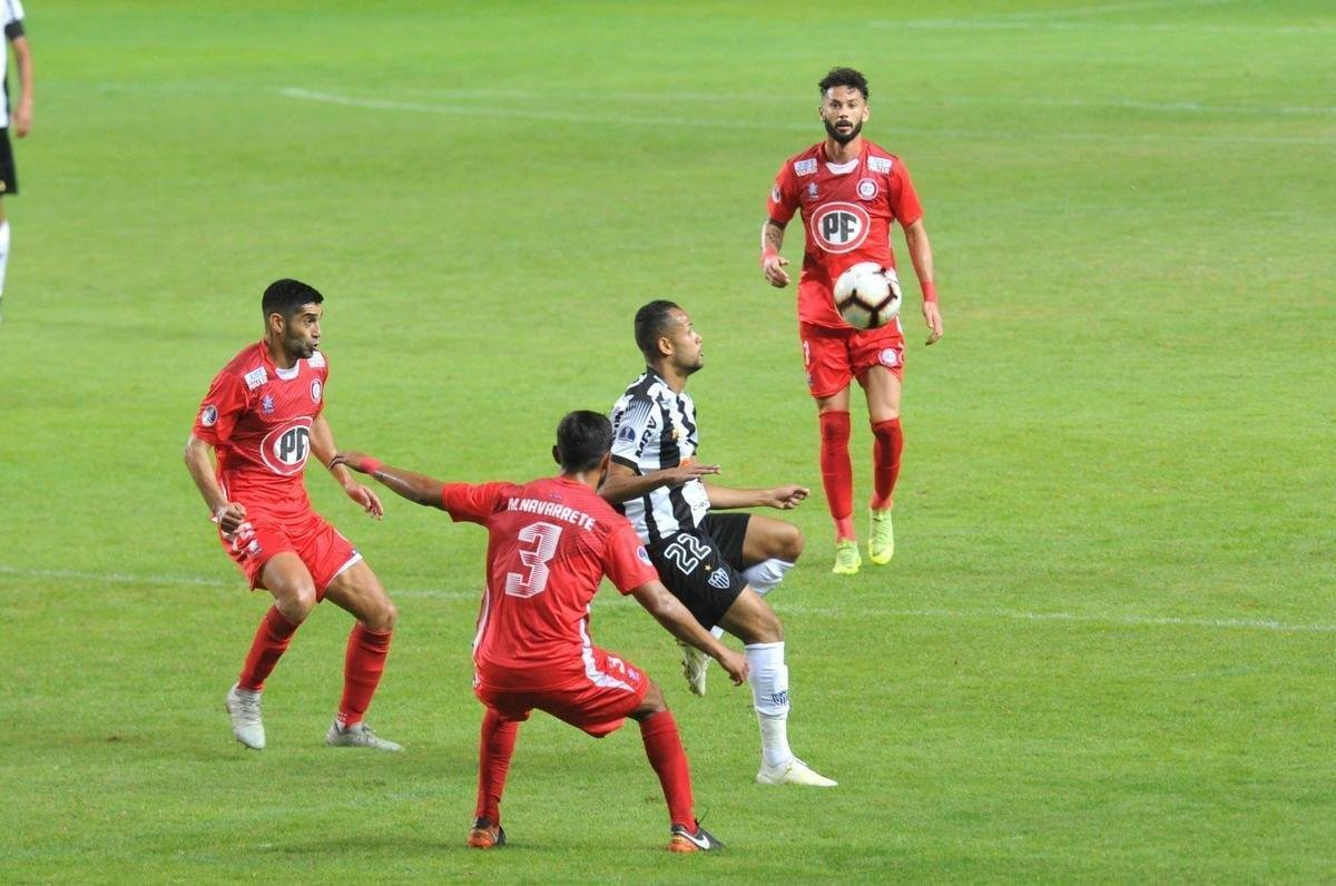 Fotos do primeiro tempo de Atltico x Unin La Calera, no Independncia, pela Sul-Americana