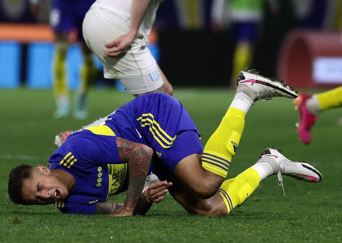 Fotos de Agustn Almendra, volante do Boca Juniors, de 22 anos, que est na mira do Cruzeiro para 2023. Vnculo dele na Argentina vai at junho do prximo ano, o que permite firmar pr-contrato a partir de janeiro com qualquer clube