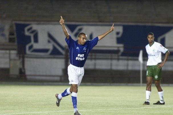 Deivid (2003): 28 gols em 37 jogos