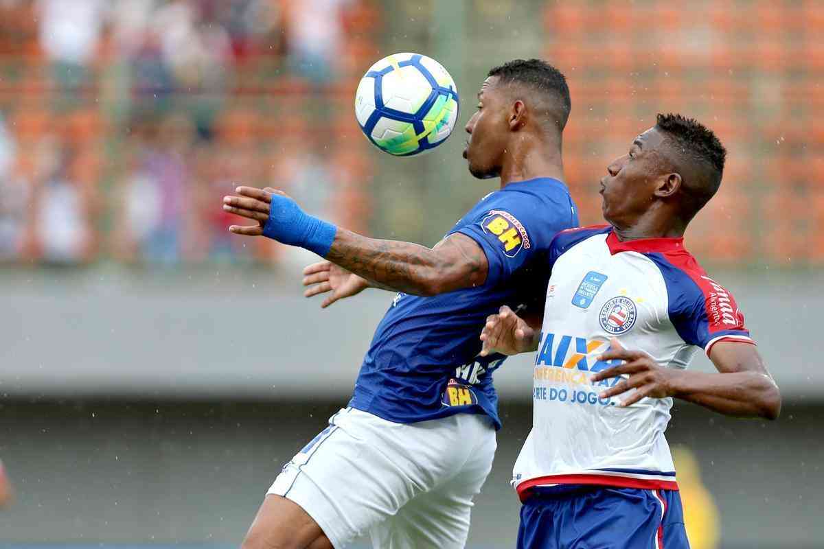 Cruzeiro e Bahia fizeram duelo de encerramento da temporada no estdio de Pituau e empataram sem gols