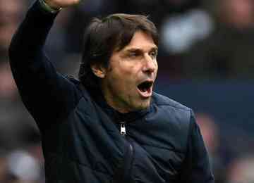 Após o empate em 3 a 3 contra o Southampton, lanterna do Campeonato Inglês, no último sábado, a diretoria do Tottenham está considerando demitir o técnico Conte