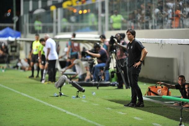Depois de lances polmicos, Atltico confirmou vitria com gols de Rger Guedes e Ricardo Oliveira