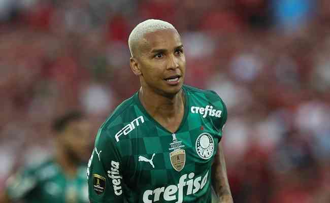 Decisivo No Tri Do Palmeiras, Deyverson Tatua Troféu Da Libertadores ...