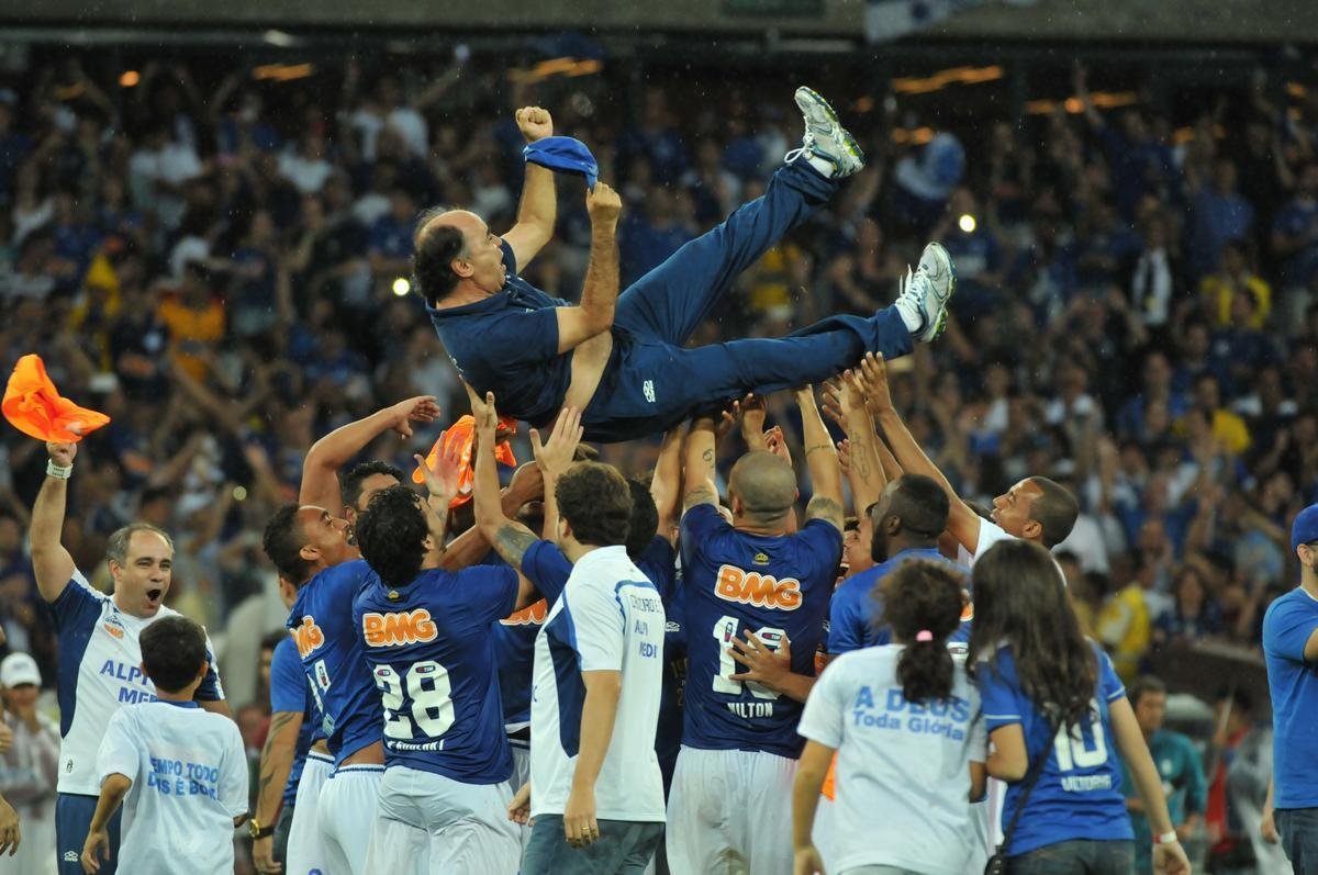 Cruzeiro 2x1 Gois (36 rodada do Brasileiro de 2014): foi o jogo do tetra da elite nacional. Na tarde/noite chuvosa de 23 de novembro, 56.769 pagantes geraram arrecadao de R$ 3.609.142,00. Os gols cruzeirenses foram de Ricardo Goulart e Everton Ribeiro.