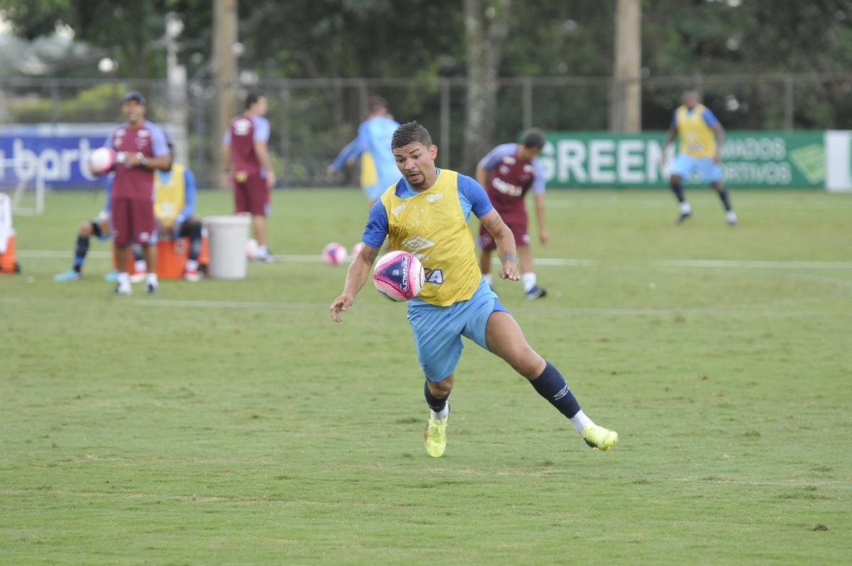 Imagens do treino do Cruzeiro nesta quarta-feira (14), antes do duelo contra o Patrocinense