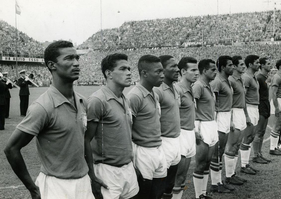 Partida final contra a Sucia pela final da Copa de 1958. Da esquerda para a direita: Didi, Garrincha, Pele, Djalma Santos, Zagalo, Zito, Nilton Santos, Orlando, Vava Gilmar e Bellini.