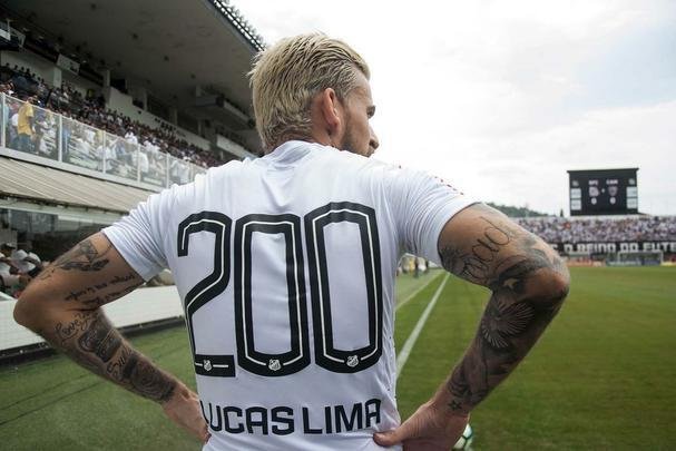 O Santos venceu o Atlético por 3 a 1 neste sábado, em jogo da 32ª rodada do Campeonato Brasileiro