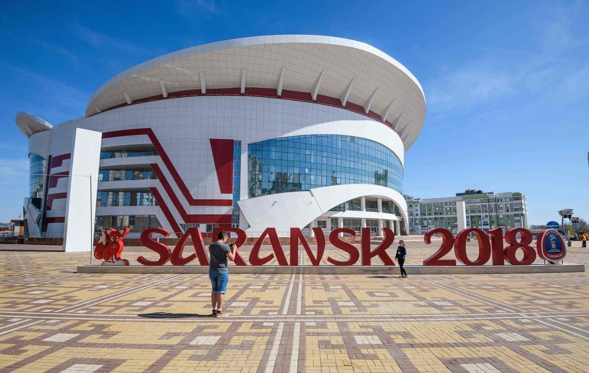 Saransk - Localizada entre os rios Oka e Sura, um dos pontos fortes est nos festivais folclricos que celebram costumes dos mordovos. A arquitetura remete  poca do Imprio Russo, ainda que boa parte de seus maiores monumentos seja recente, como a Catedral de St. Theodore Ushakov, de 2006, com quatro torres e 12 sinos.  apontada como a cidade mais segura do pas.
