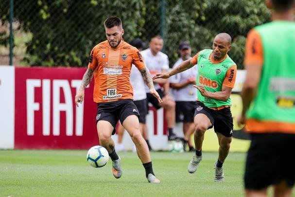 Com Sette Câmara em campo, Atlético se prepara para jogo contra o São Paulo