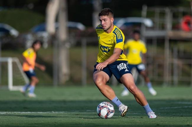 Fotos do treino do Cruzeiro nesta quinta-feira (6/5), na Toca da Raposa II